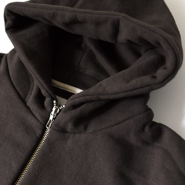 STILL BY HAND（スティルバイハンド）スウェットパーカ
