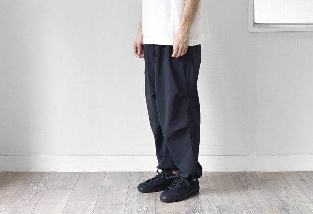 STILL BY HAND（スティルバイハンド）Knee Tuck Polyester Easy Pants
