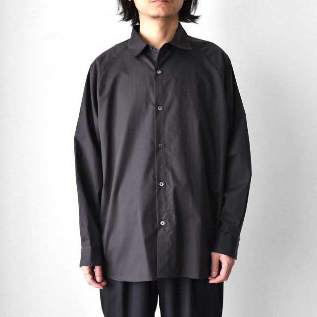 『スティルバイハンド』シルク混 製品染め ラグランスリーブ リラックスシルエット STILL BY HAND」製品染ラグランシャツ | BROWN'S