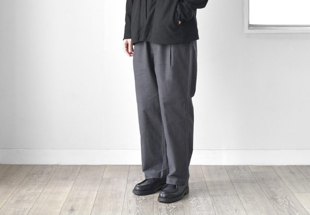 STILL BY HAND（スティルバイハンド）Cotton Moleskin 1tuck Tapered Pants