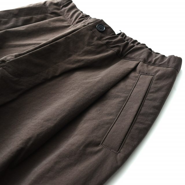 STILL BY HAND (スティルバイハンド)1tuck Taslan Nylon Ox STILL BY HAND (スティルバイハンド)1tuck Taslan Nylon Ox