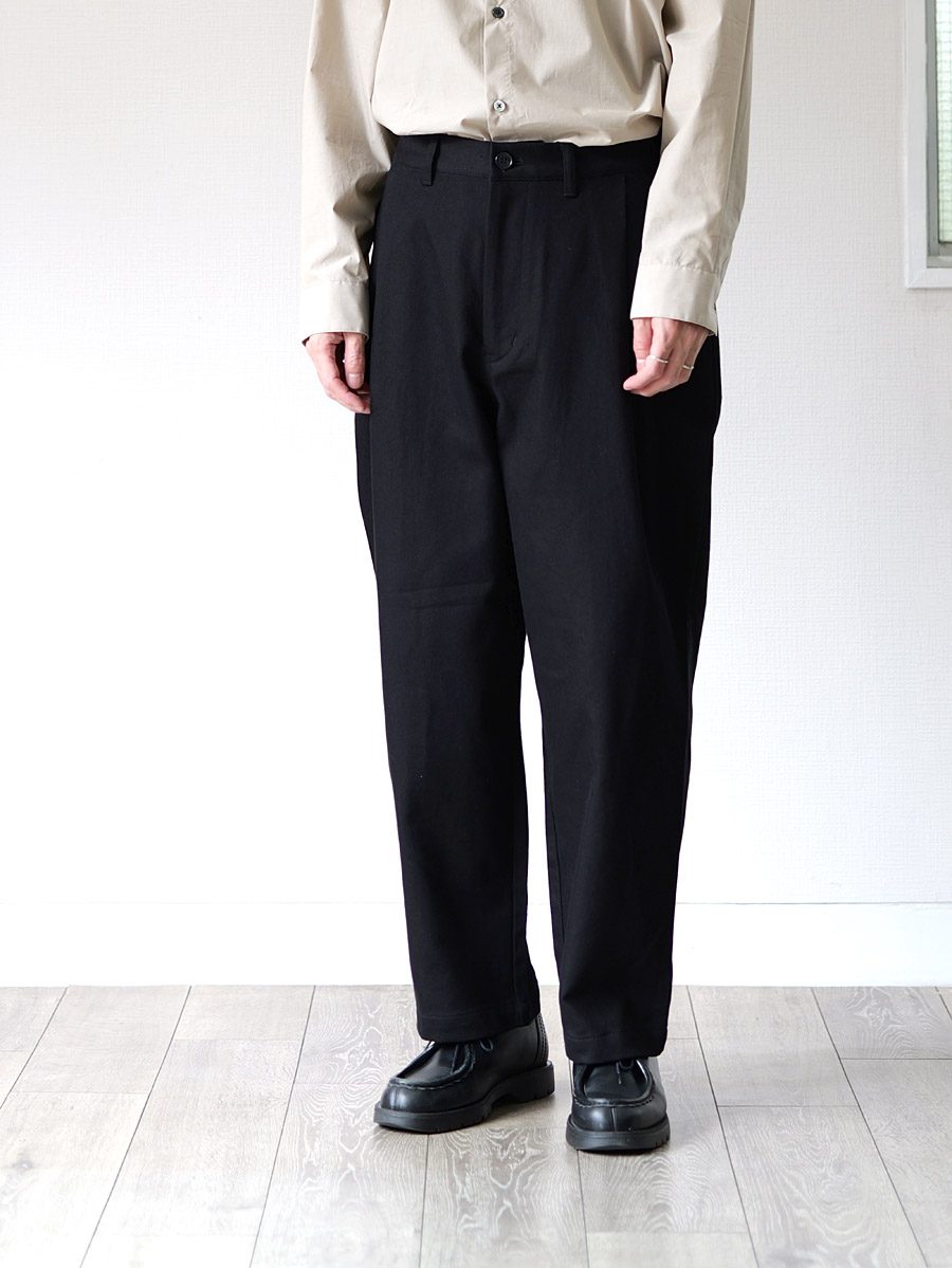 STILL BY HAND（スティルバイハンド）Cotton Twill 1Tuck Pants